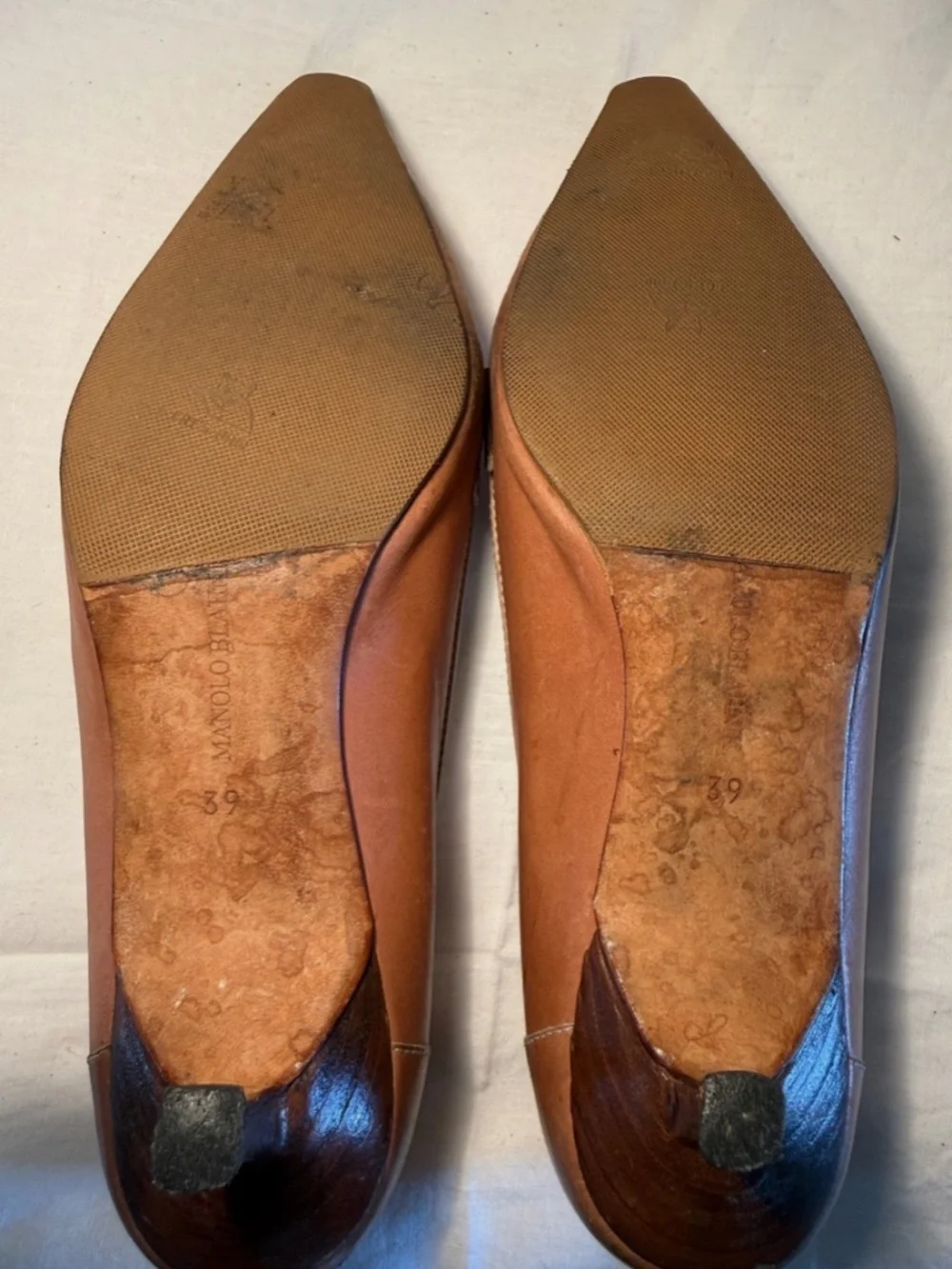 Vintage Pink Manolo Blahnik Oxford Pointed Toe Kitten Heels